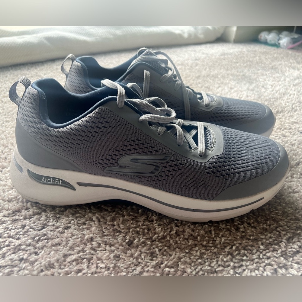 Sketchers Go Walk  ArchFit  size 12